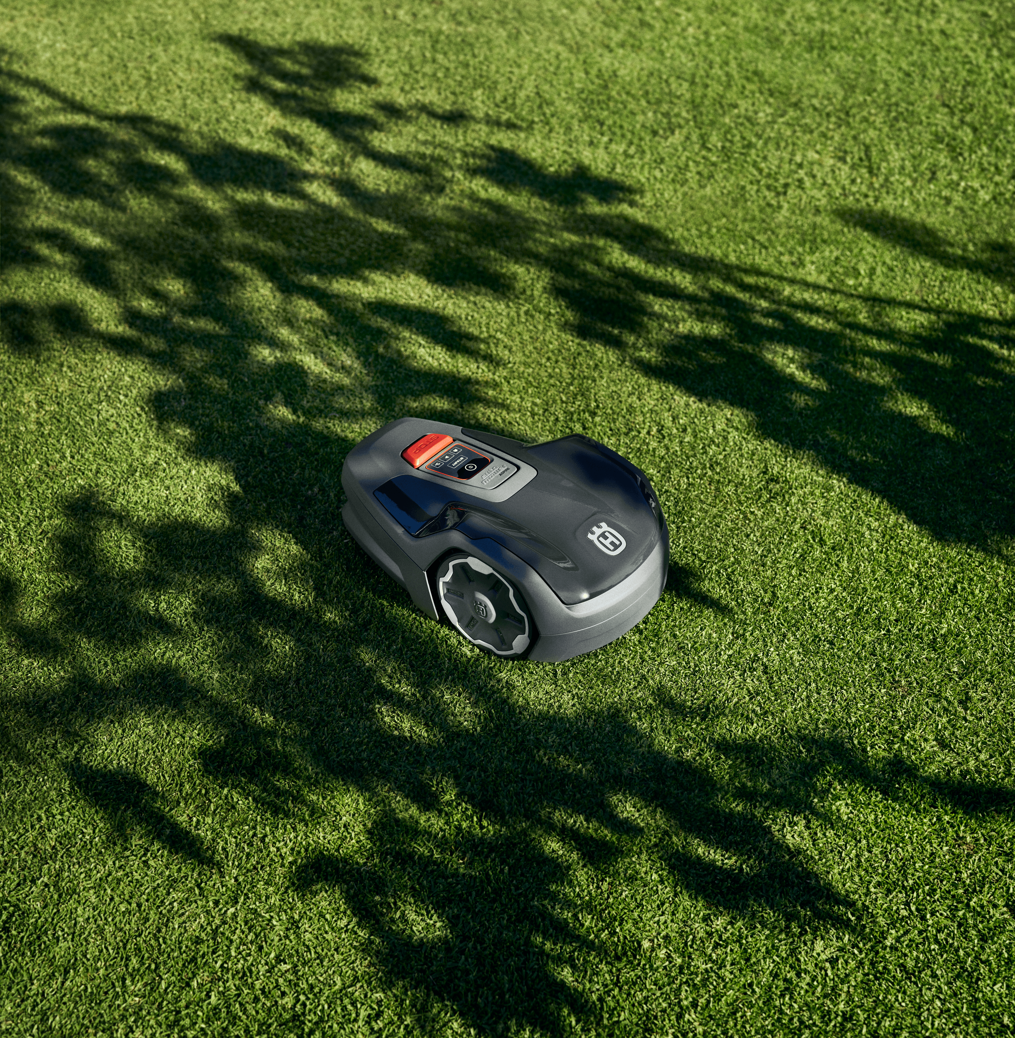 Automower® Aspire™ R4 with installation kit image 5